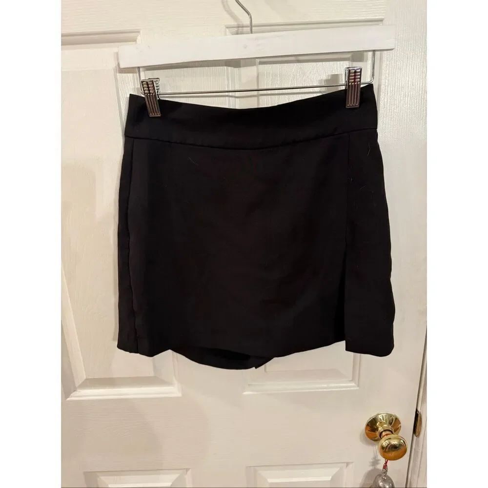 Love Tree Black Basic Side Zip Skort sz S EUC
